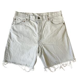 VINTAGE Levi's 550 Men Shorts Size 36X30 Light Blue Denim Frayed Hem Button 6.5"